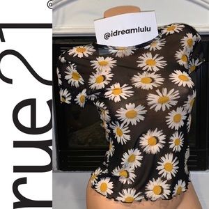 🌿Rue 21 NWT Daisy Lettuce Edge Mesh Shirt